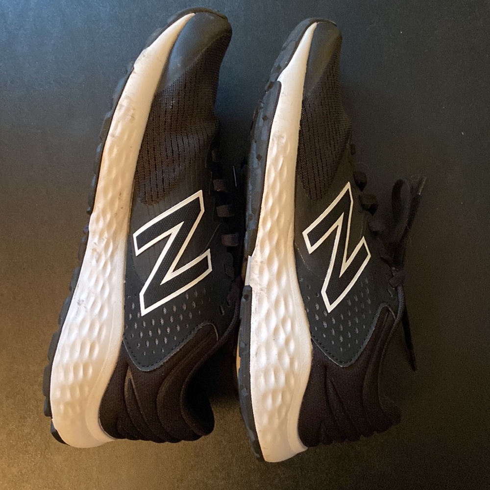 New Balance women’s 520 sneakers, size US9 - Picture 4 of 8